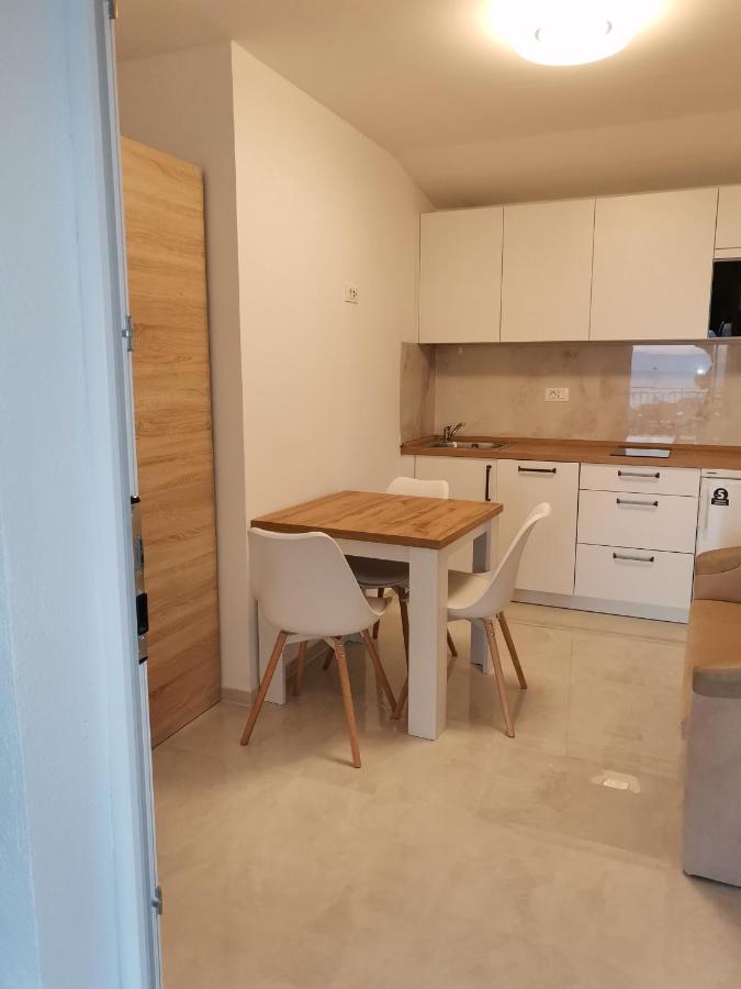 Apartment Luka Макарска Экстерьер фото